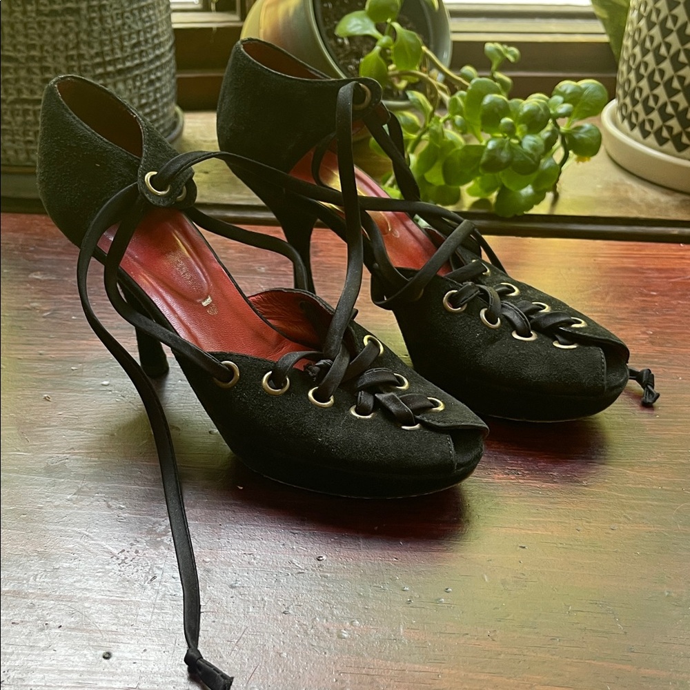 Sz 7 Vintage Leather Black Lace-Up Heels